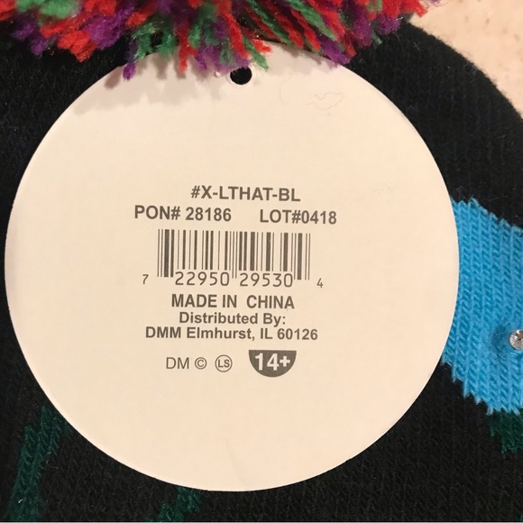 NWT Flashy Holiday Knitted Hat by Lotsa Lites. On/off switch controls lights. - Picture 5 of 8